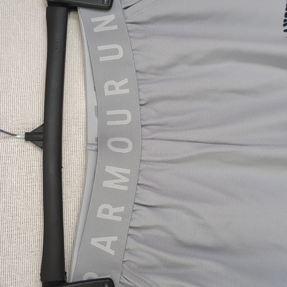 NWT Villanova Under Armour Women's Wildcat's Shorts Size Large Gray Loose Fit - Picture 4 of 10